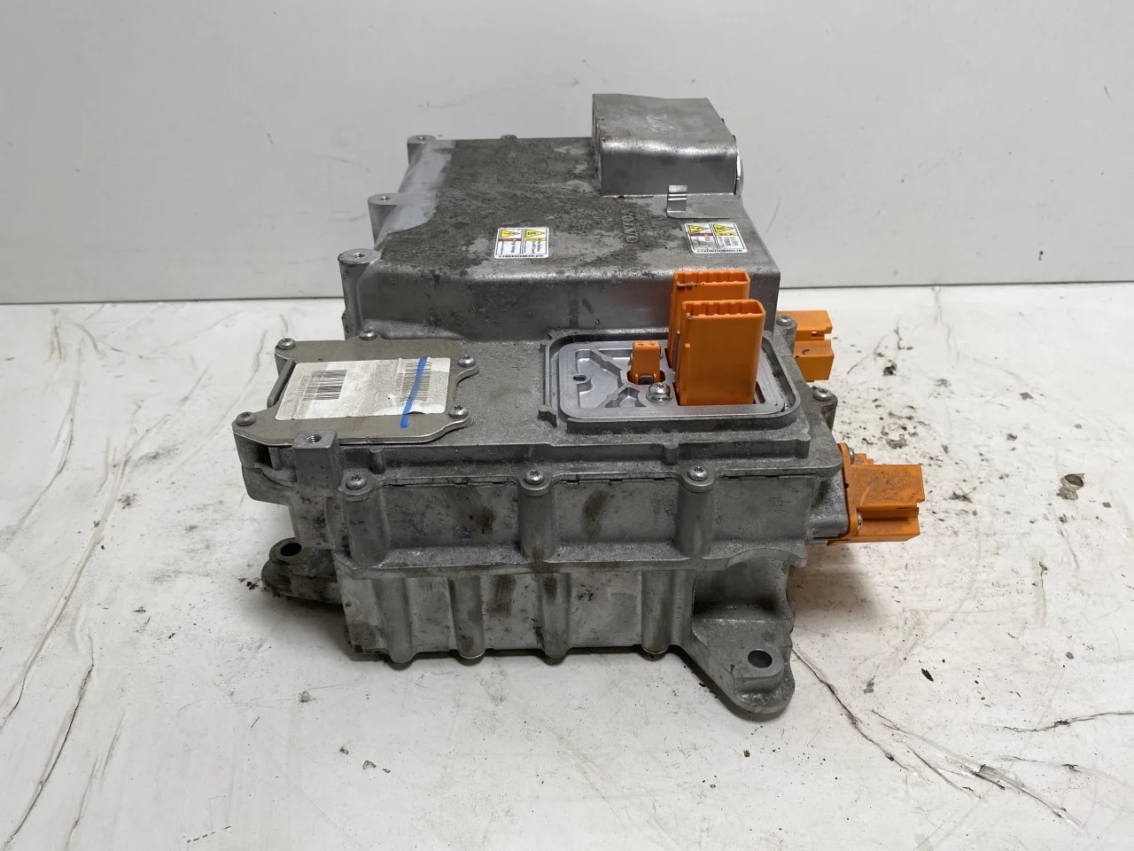 Volvo XC40/RECHARGE 2018- Inverter, 12-220V vedere 4