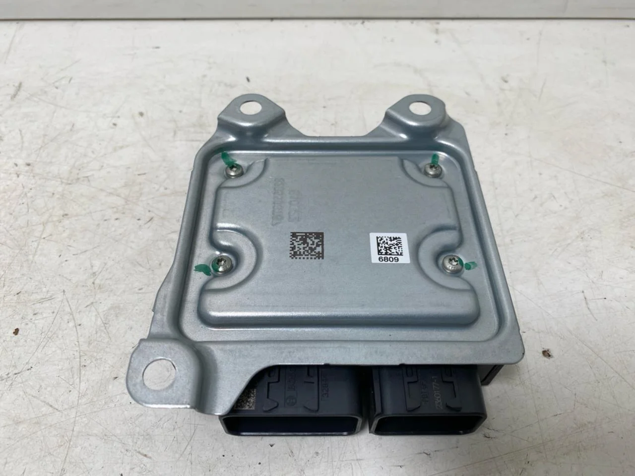 Tesla MODEL Y 2021- Unitate electronică airbag vedere 2