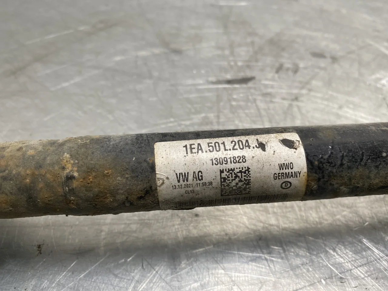 Volkswagen ID.4 2021- Rear right driveshaft view 3