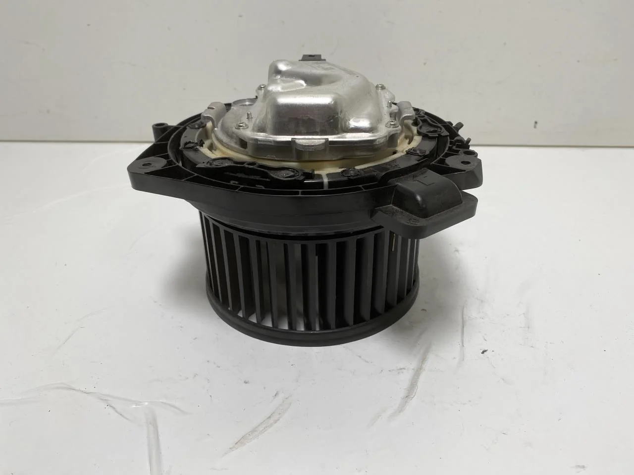 Volkswagen ID.4 2021- Fűtésventilátor motor