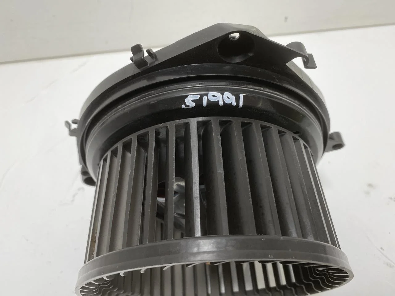 Volkswagen ID.4 2021- Fűtésventilátor motor nézet 3