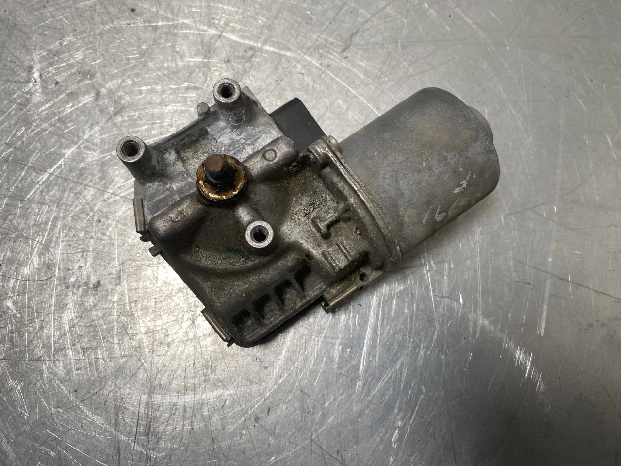 Volkswagen ID.4 2021- Ablaktörlő motor, szélvédő nézet 2