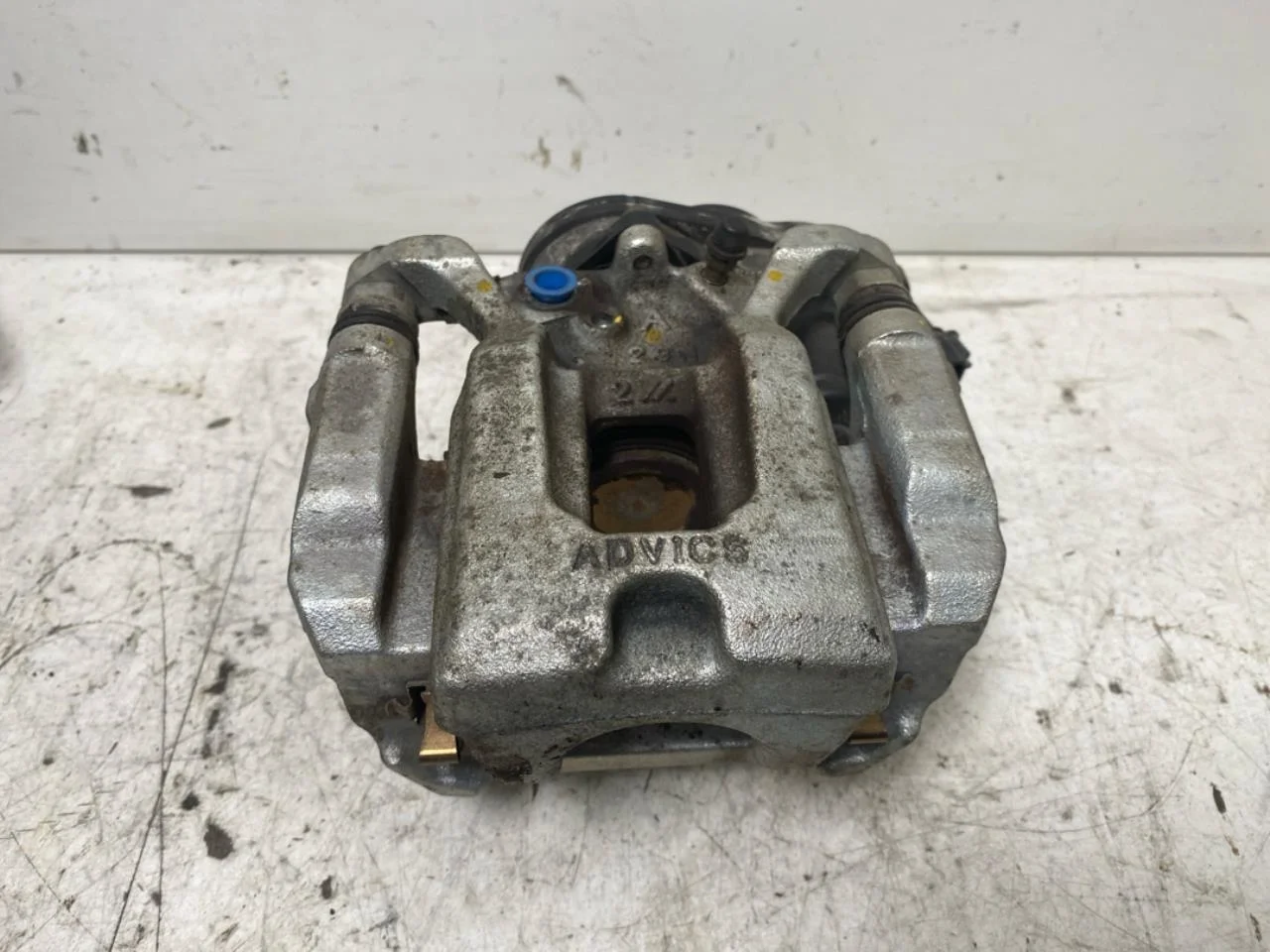 Subaru SOLTERRA 2022- Rear right brake caliper
