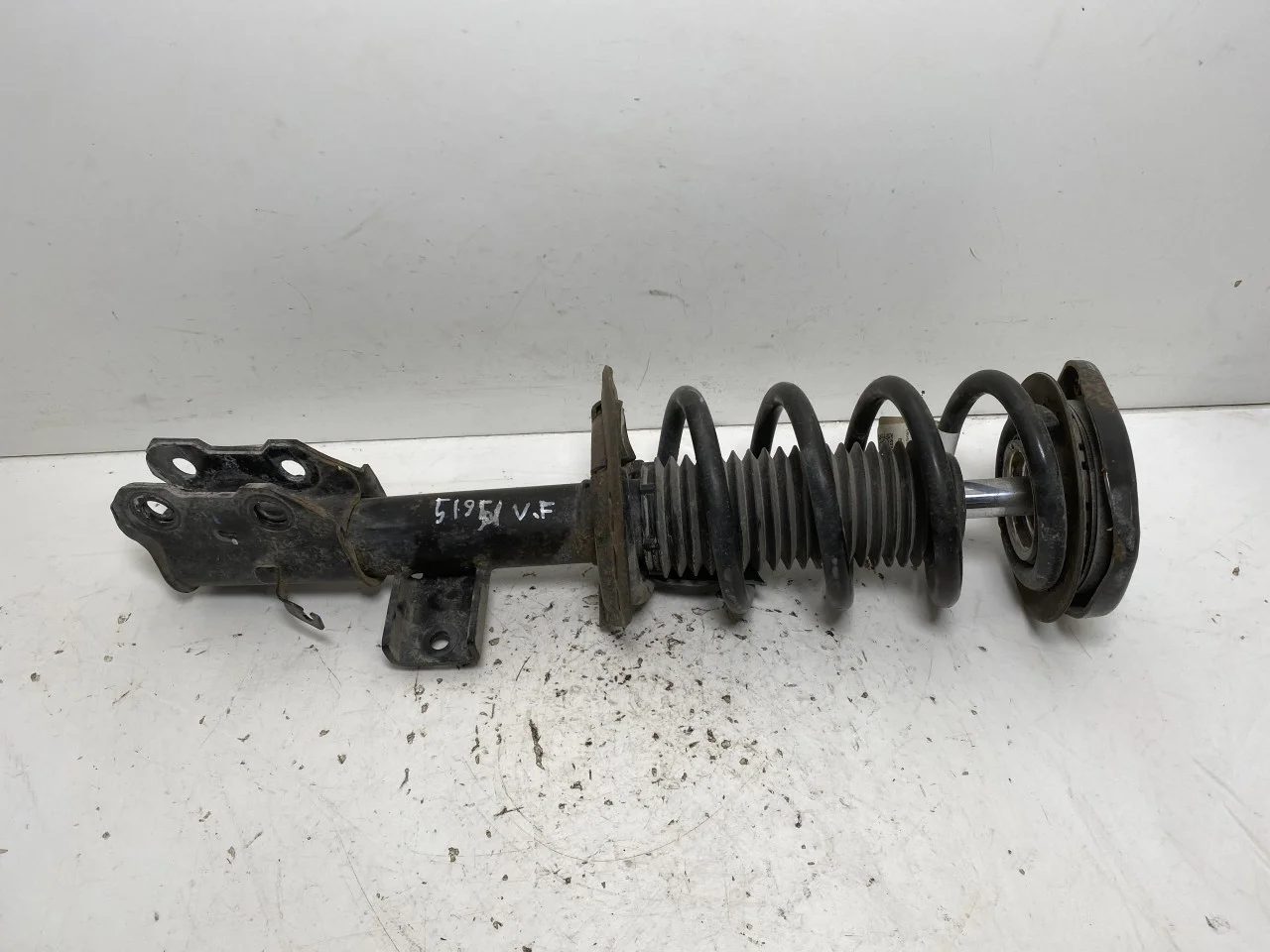 Ford MUSTANG MACH-E 2021- Strut assembly, front left