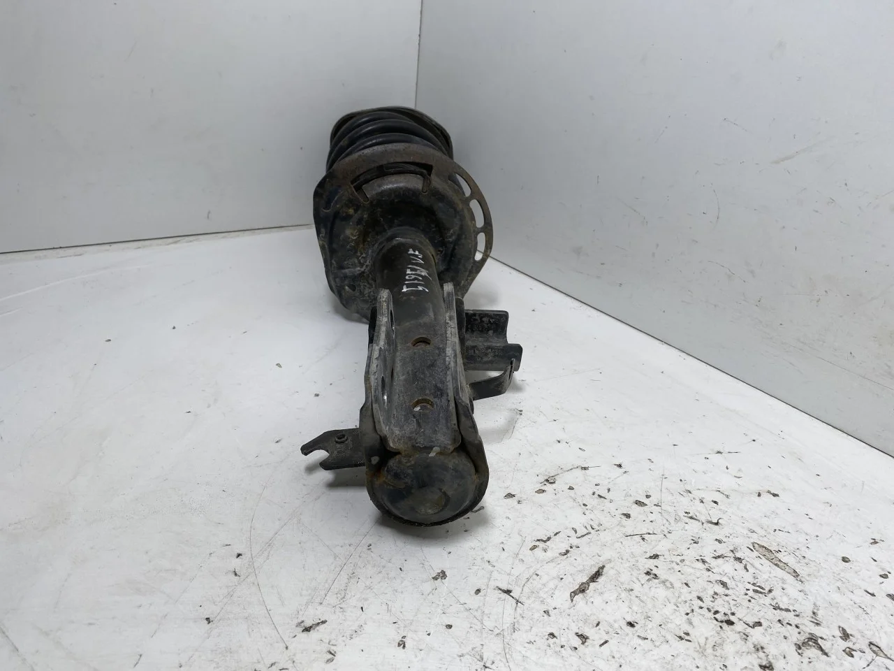 Ford MUSTANG MACH-E 2021- Strut assembly, front left view 3