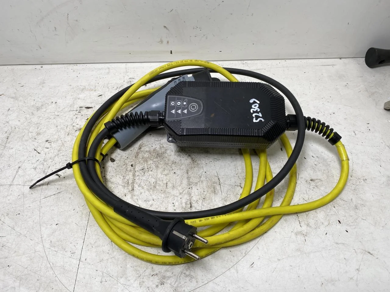 Volkswagen GOLF, E-GOLF VII 2013-20 Battery charger