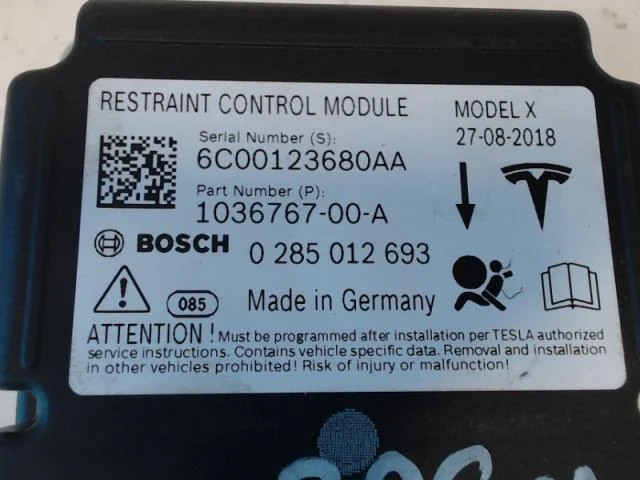 Tesla MODEL X 2016- Légzsák elektronikai egység nézet 2