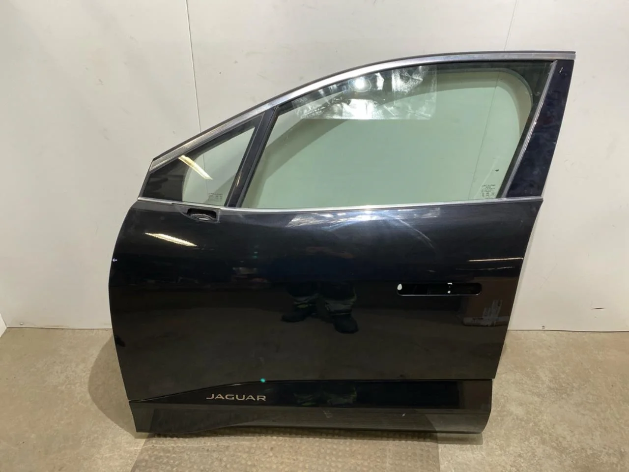 Jaguar I-PACE 2018- Door, 4-door, front left