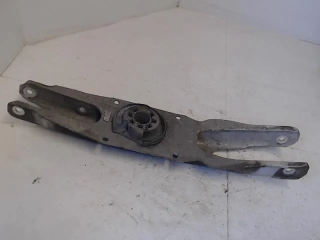 Mercedes B 180-200 W246/W242 2012-19 Lengőkar, bal hátsó