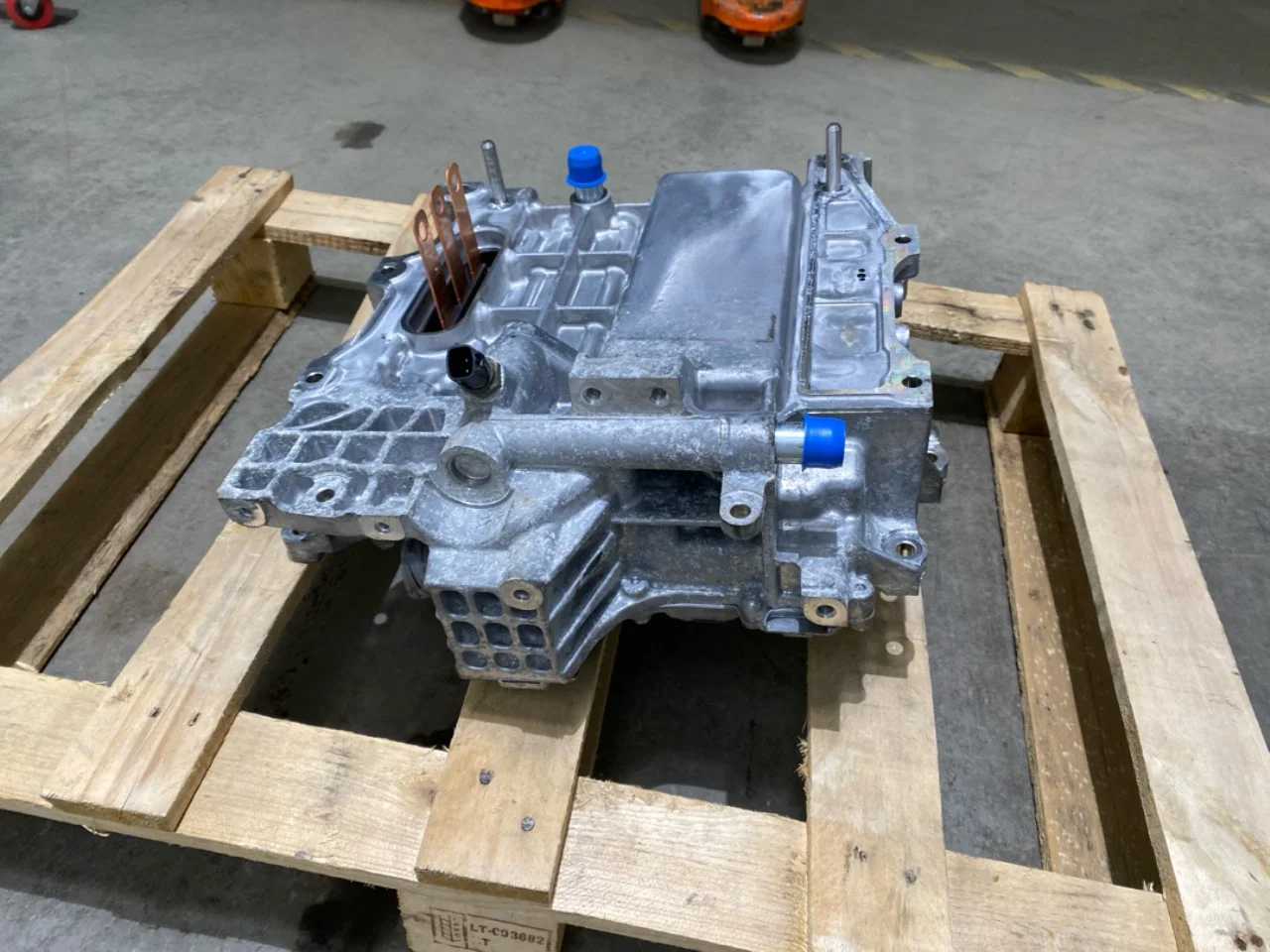Nissan LEAF 2017-24 Inverter, 12-220V vedere 3