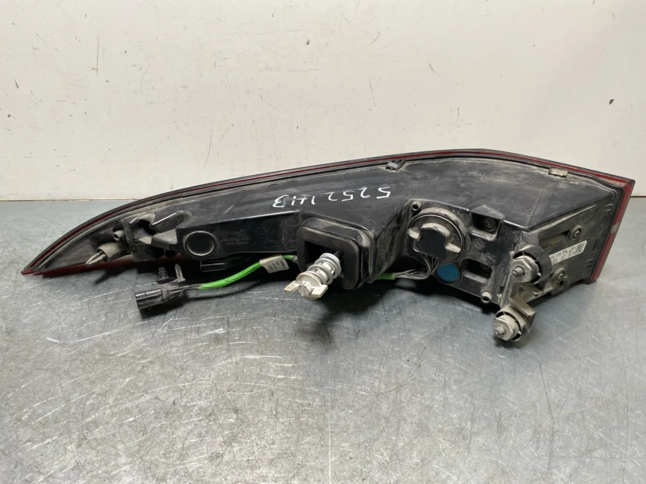 Jaguar I-PACE 2018- Right tail light view 2