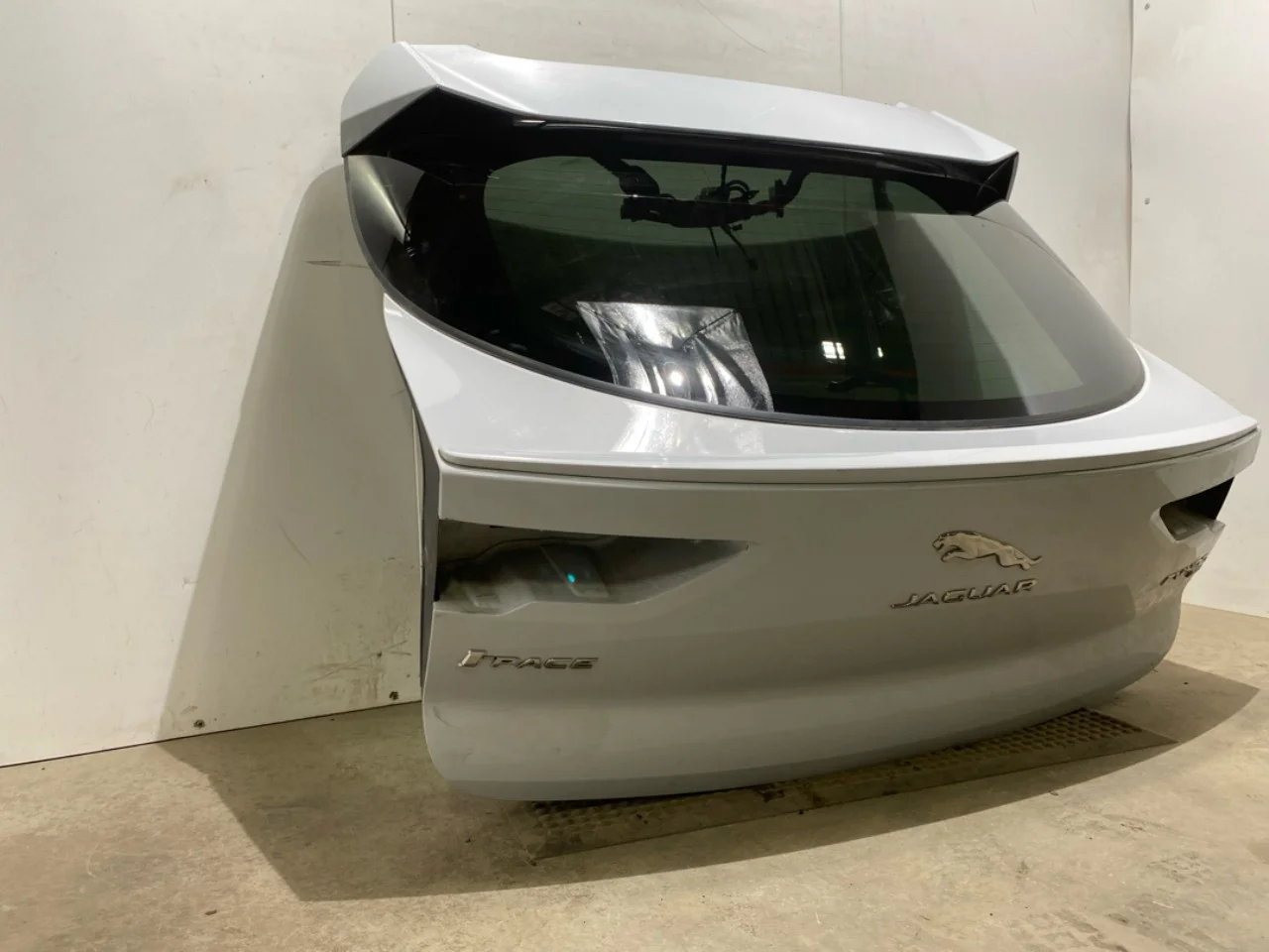 Jaguar I-PACE 2018- Csomagtérajtó, kombi vedere 2