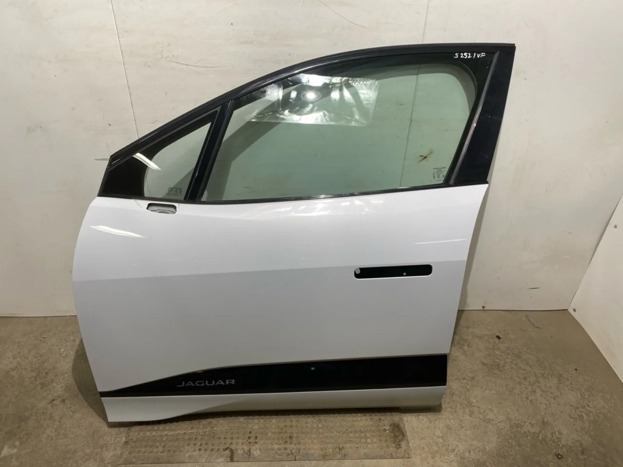 Jaguar I-PACE 2018- Ajtó, 4 ajtós, első, bal
