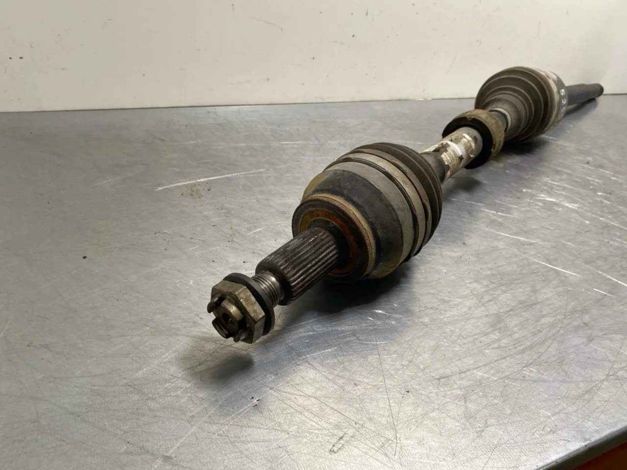 Jaguar I-PACE 2018- Front right driveshaft view 2