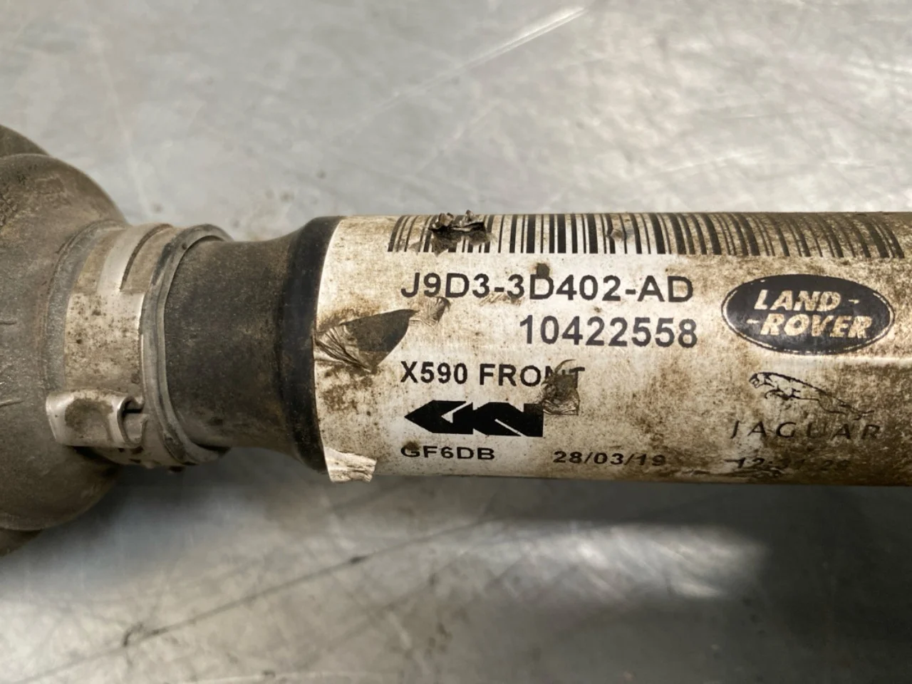 Jaguar I-PACE 2018- Front right driveshaft view 4