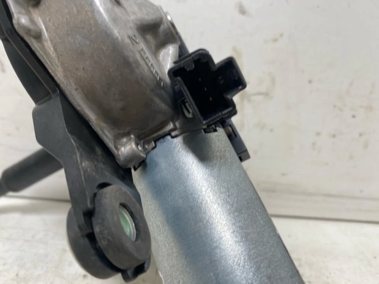 Ford E-TRANSIT 2022- Tailgate wiper motor view 2