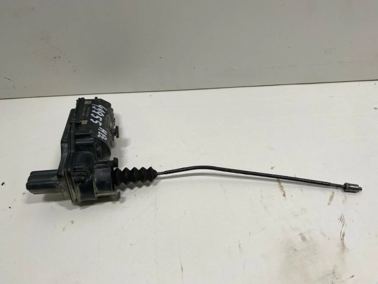 Volkswagen ID.4 2021- Parking brake motor unit view 2
