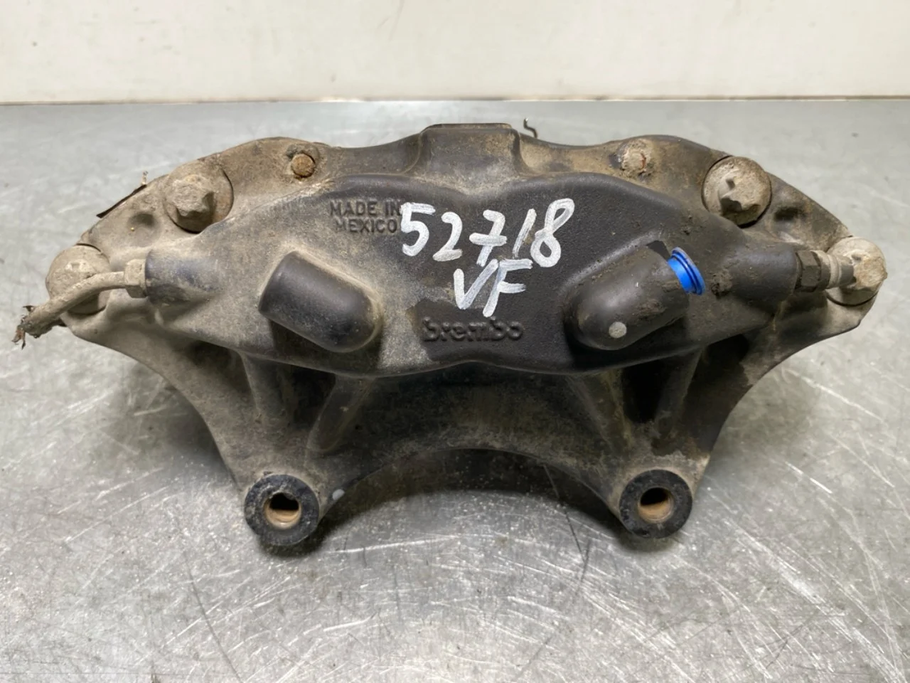 Tesla MODEL X 2016- Front left brake caliper view 2