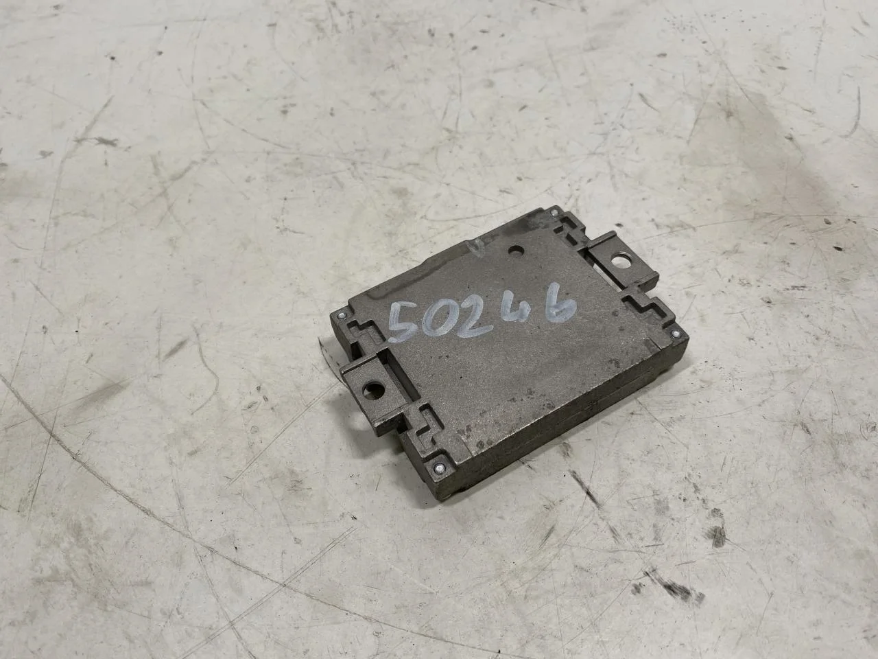 Volkswagen ID.5 2022- Antenna amplifier view 2