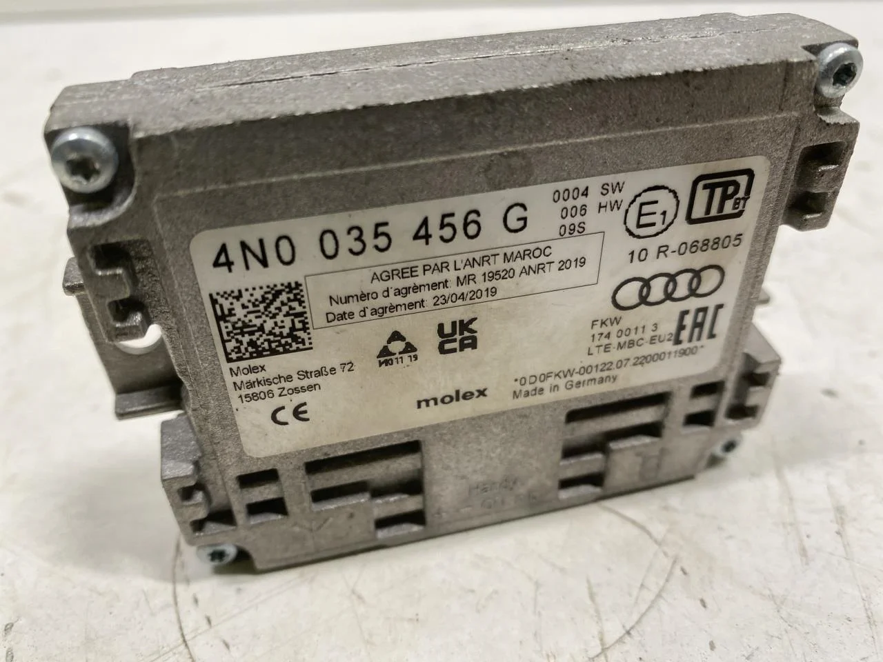 Volkswagen ID.5 2022- Antenna amplifier view 3