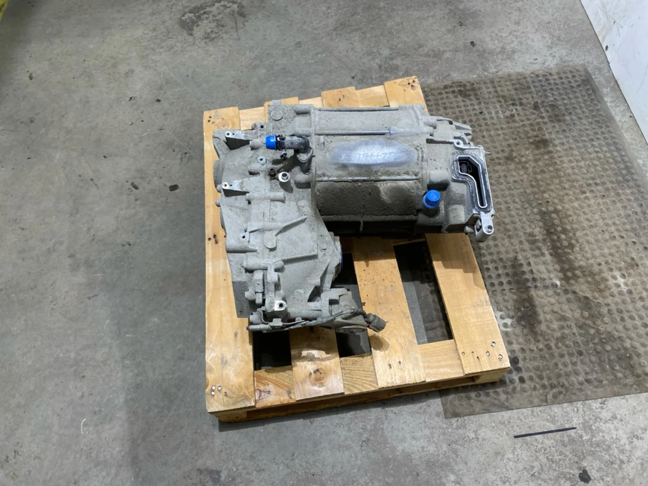 Volkswagen ID.4 2021- Elektromos motor, hátsó nézet 2