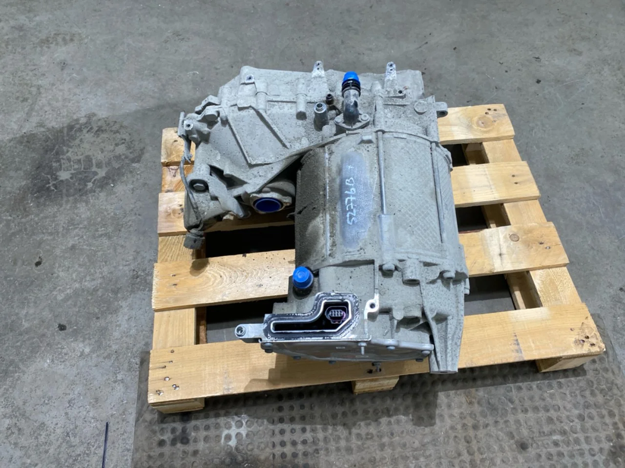 Volkswagen ID.4 2021- Elektromos motor, hátsó nézet 3