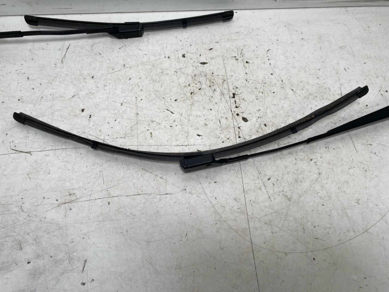 Jeep AVENGER 2023- Windshield wiper arm(s)