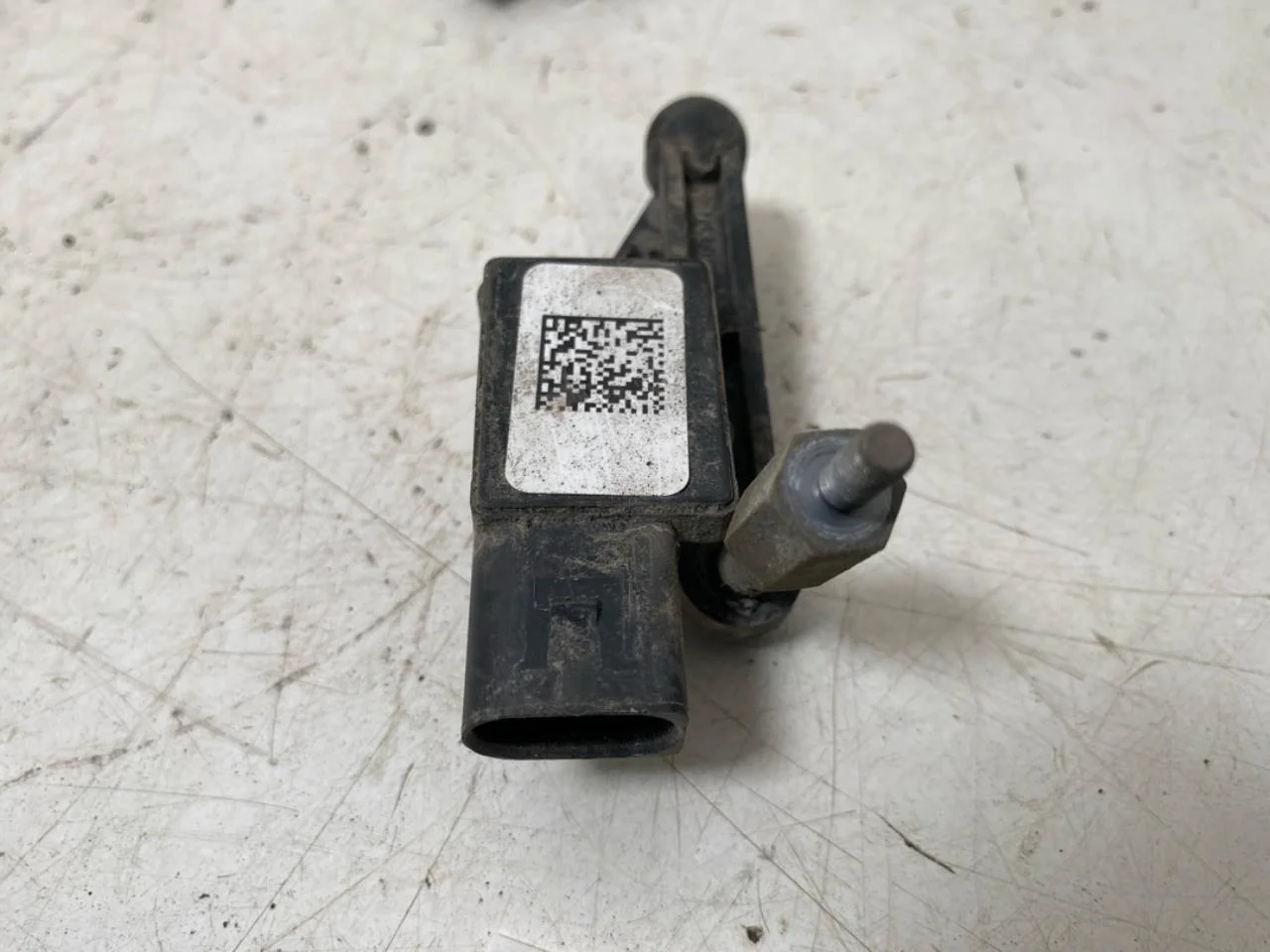Volkswagen ID.3 2021- Szintszabályzó / légrugó érzékelő nézet 3