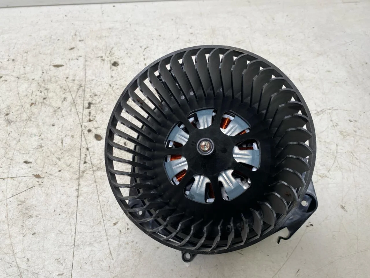 Volkswagen ID.3 2021- Fűtésventilátor motor nézet 4