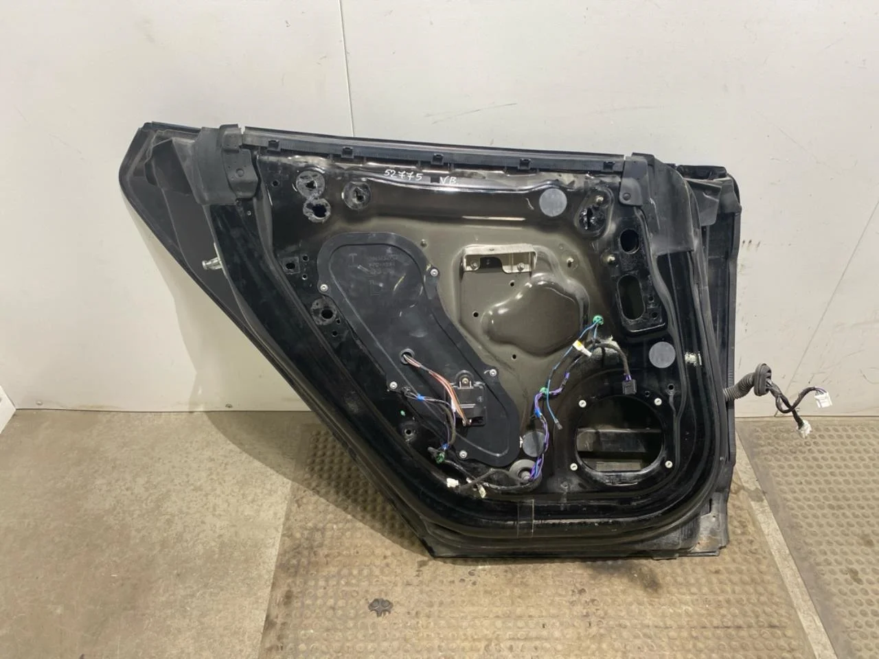 Tesla MODEL S 2013- Ajtó, 4 ajtós, hátsó, bal nézet 2