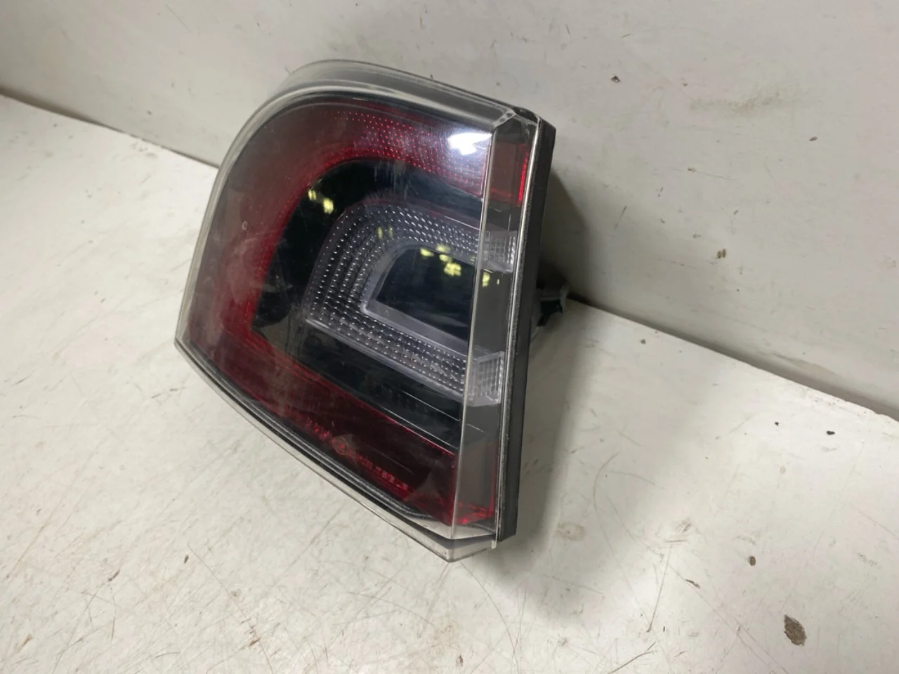 Tesla MODEL S 2013- Left tail light view 2