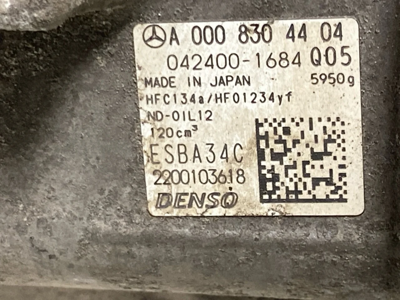Mercedes EQB X243 2022- A/C compressor view 3