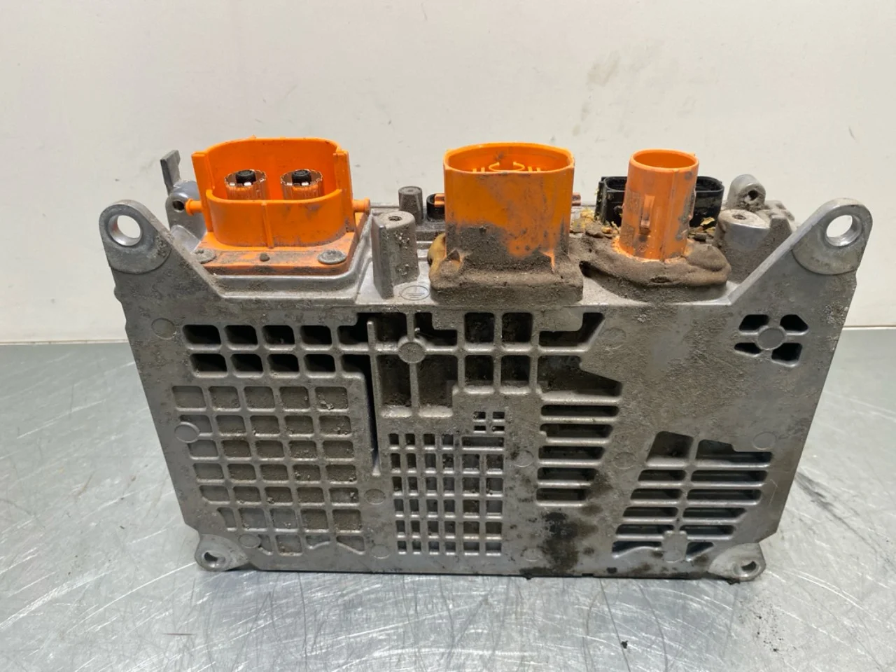 Mercedes EQB X243 2022- Voltage converter, battery view 3