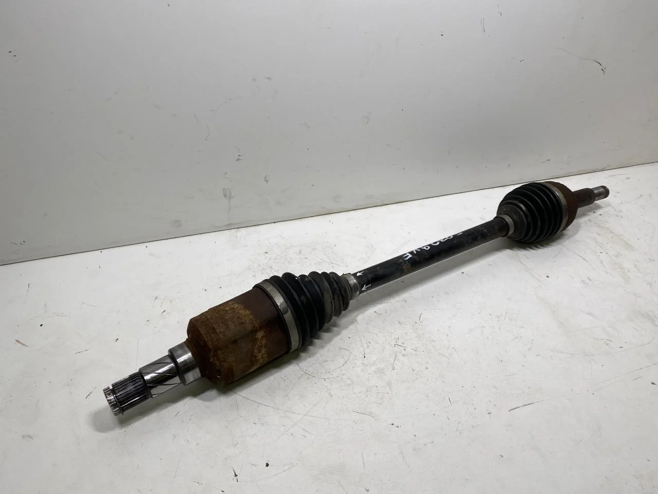 Tesla MODEL X 2016- Front left driveshaft view 2