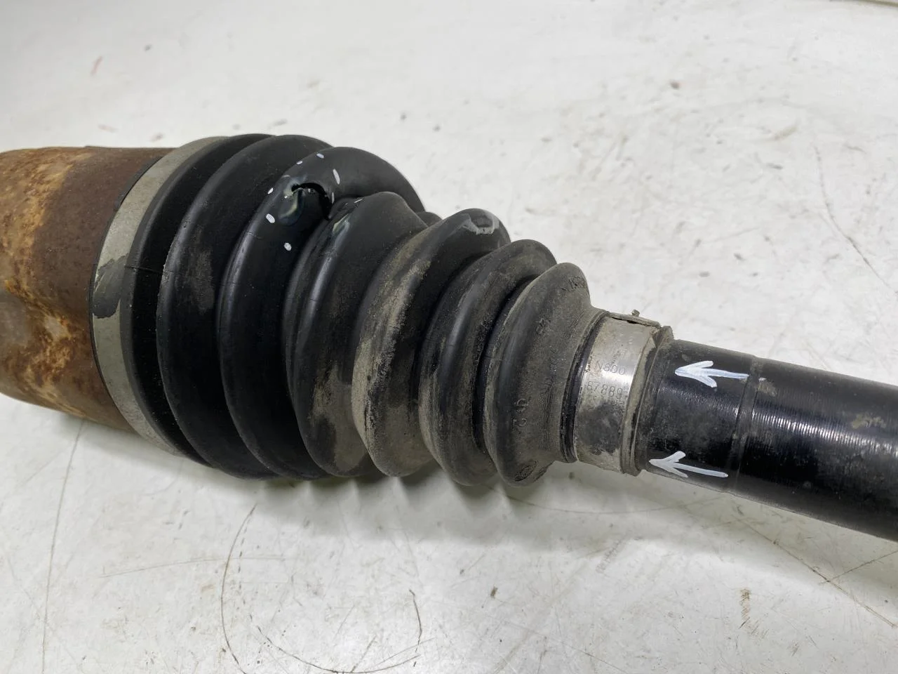 Tesla MODEL X 2016- Front left driveshaft view 3