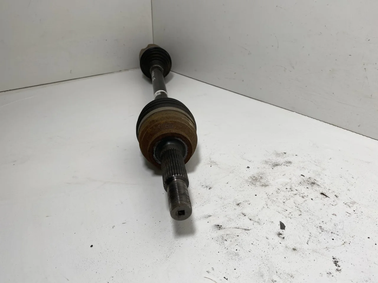 Tesla MODEL X 2016- Front right driveshaft view 2