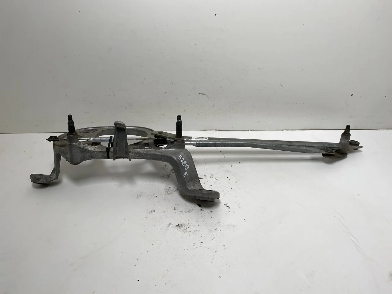 Tesla MODEL X 2016- Windshield wiper linkage