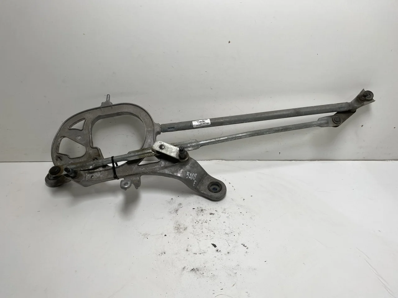 Tesla MODEL X 2016- Windshield wiper linkage view 2