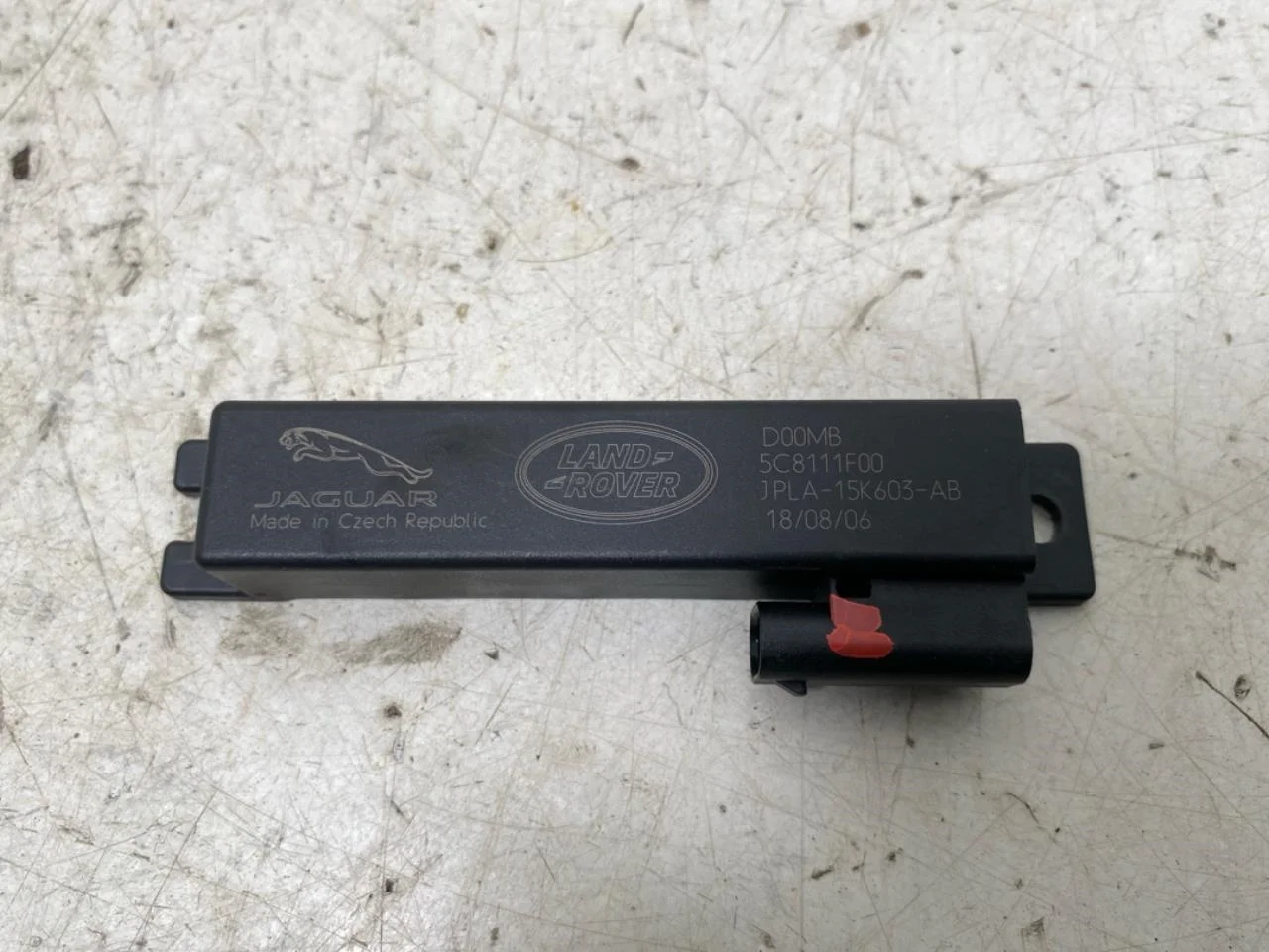 Jaguar I-PACE 2018- Antenna amplifier
