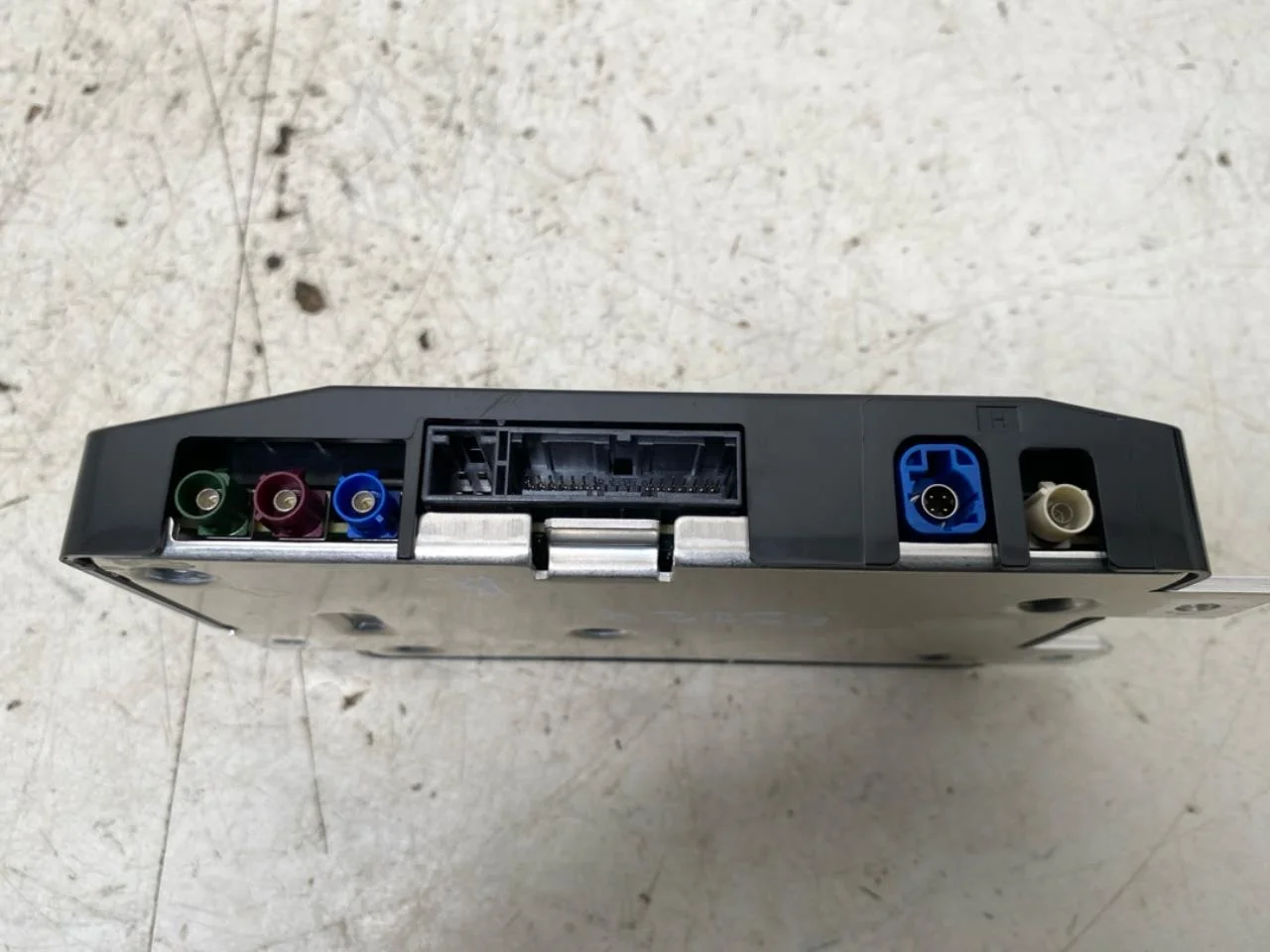 Jaguar I-PACE 2018- Control unit, other view 2