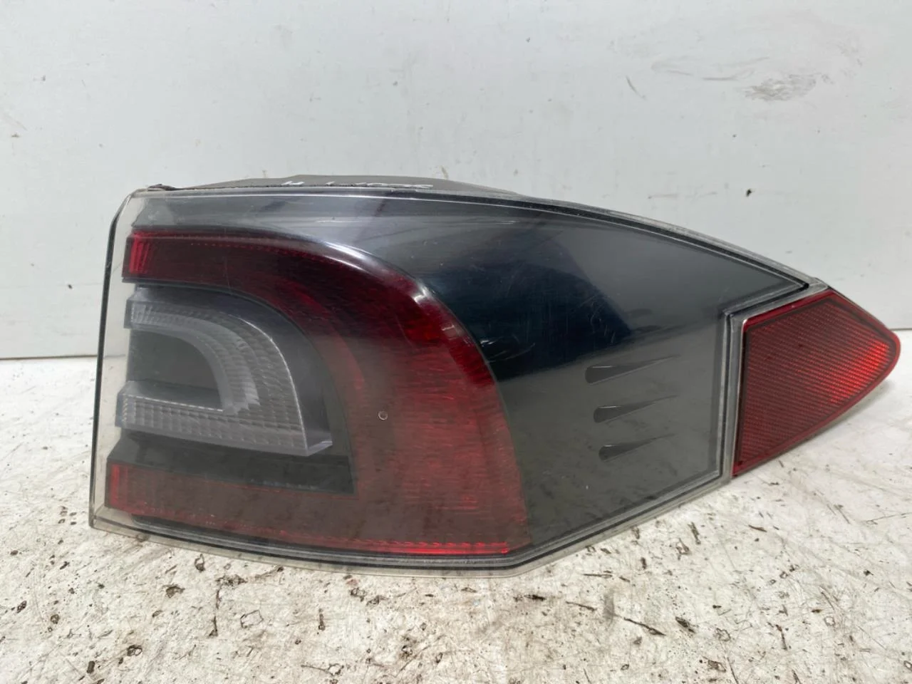 Tesla MODEL S 2013- Hátsó lámpa, jobb