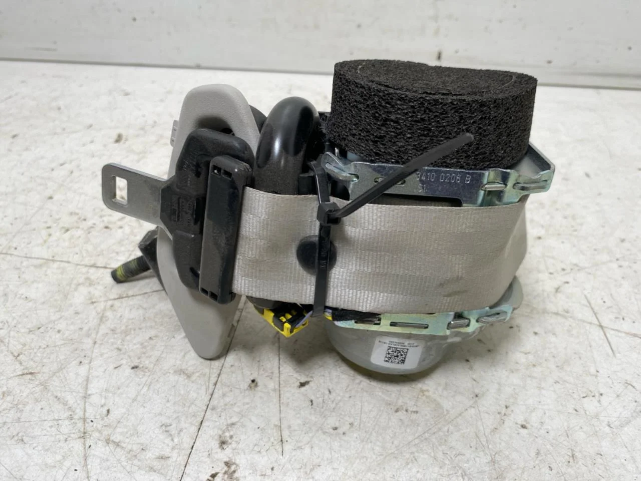 Jaguar I-PACE 2018- Rear right seat belt view 2