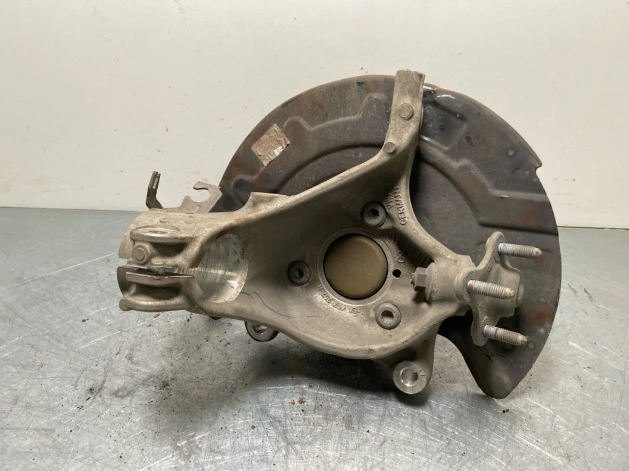 Volkswagen ID.4 2021- Csonkállvány, bal első view 2