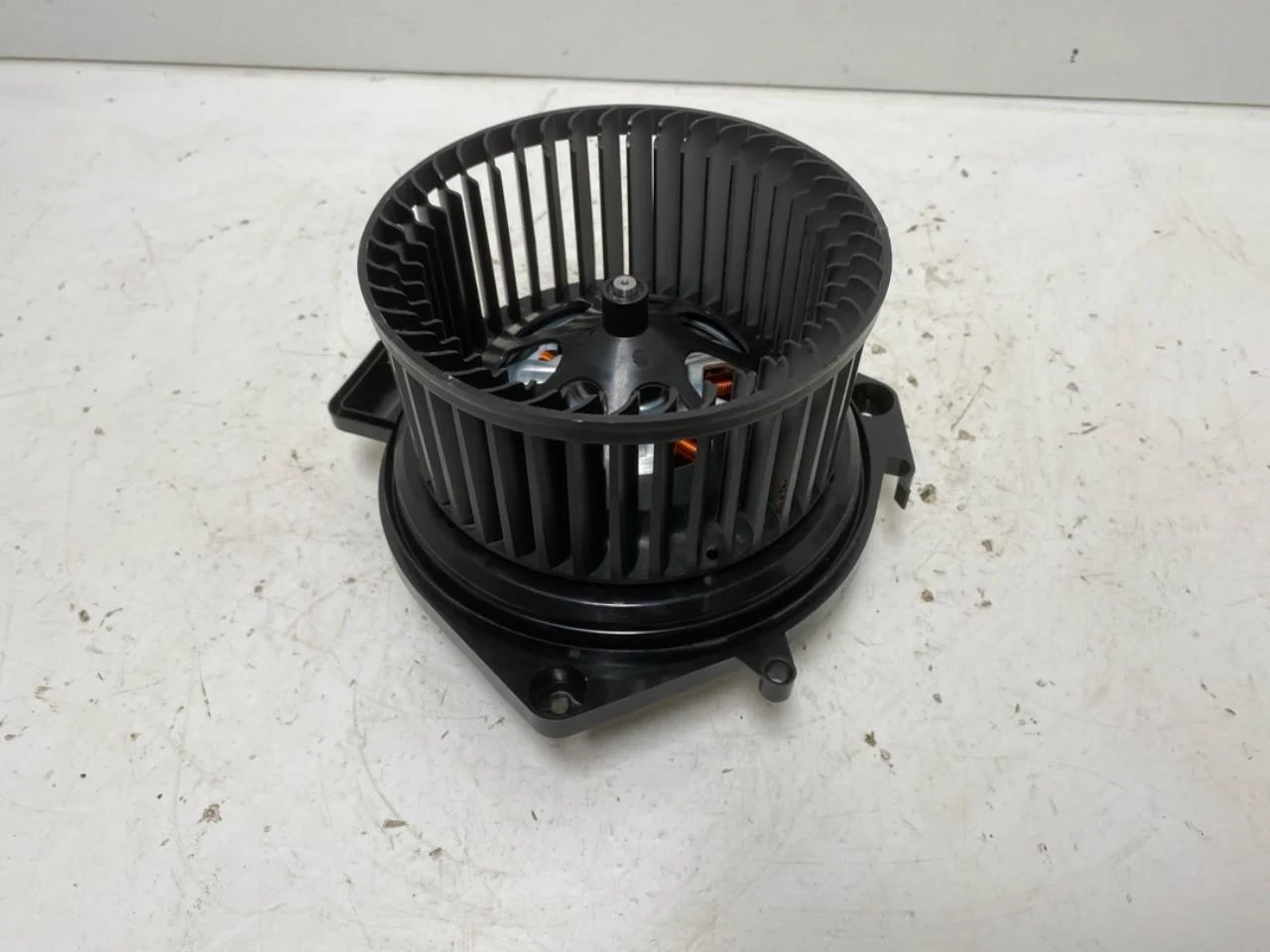 Volkswagen ID.4 2021- Fűtésventilátor motor nézet 2