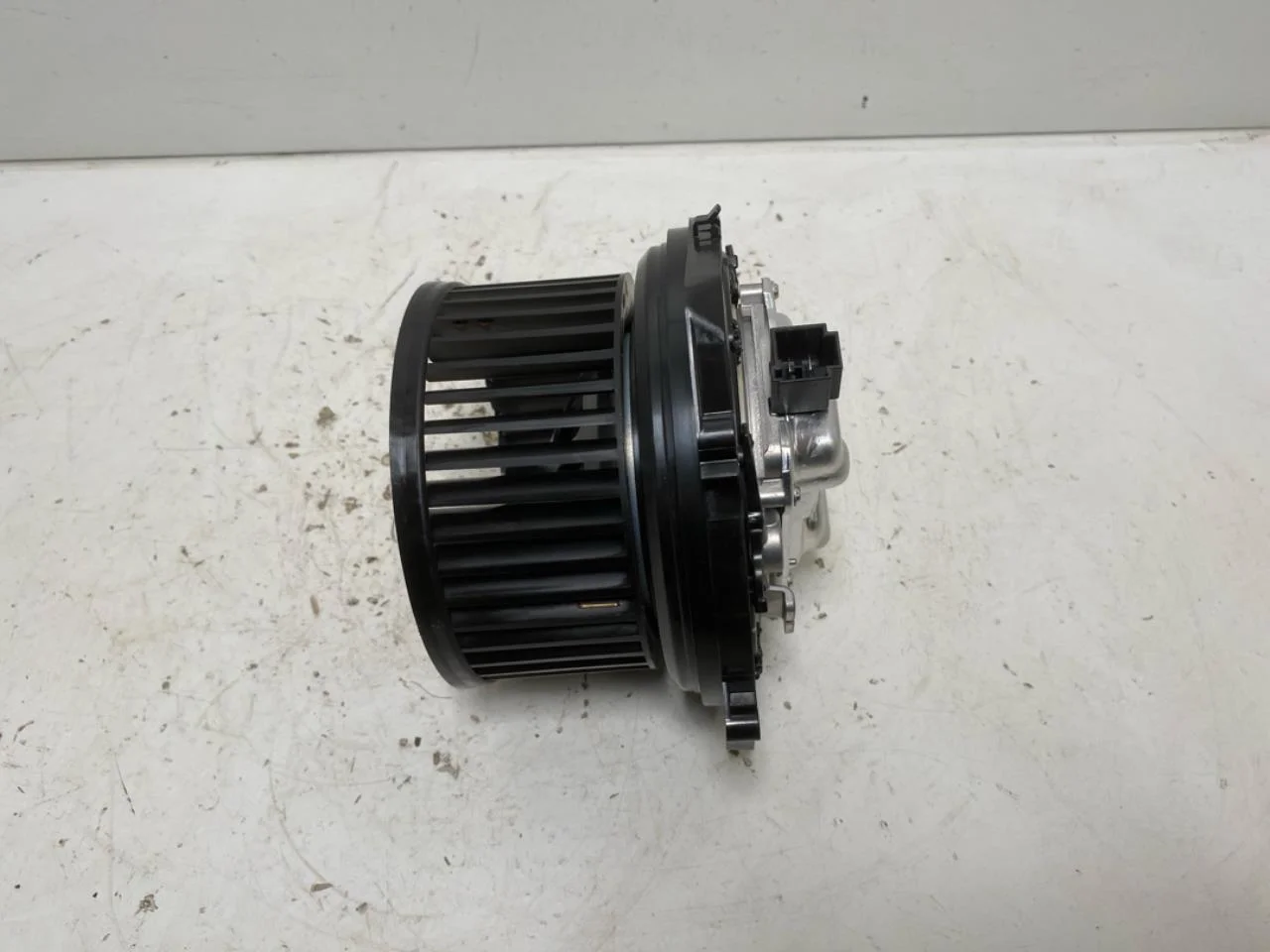 Volkswagen ID.4 2021- Fűtésventilátor motor nézet 4