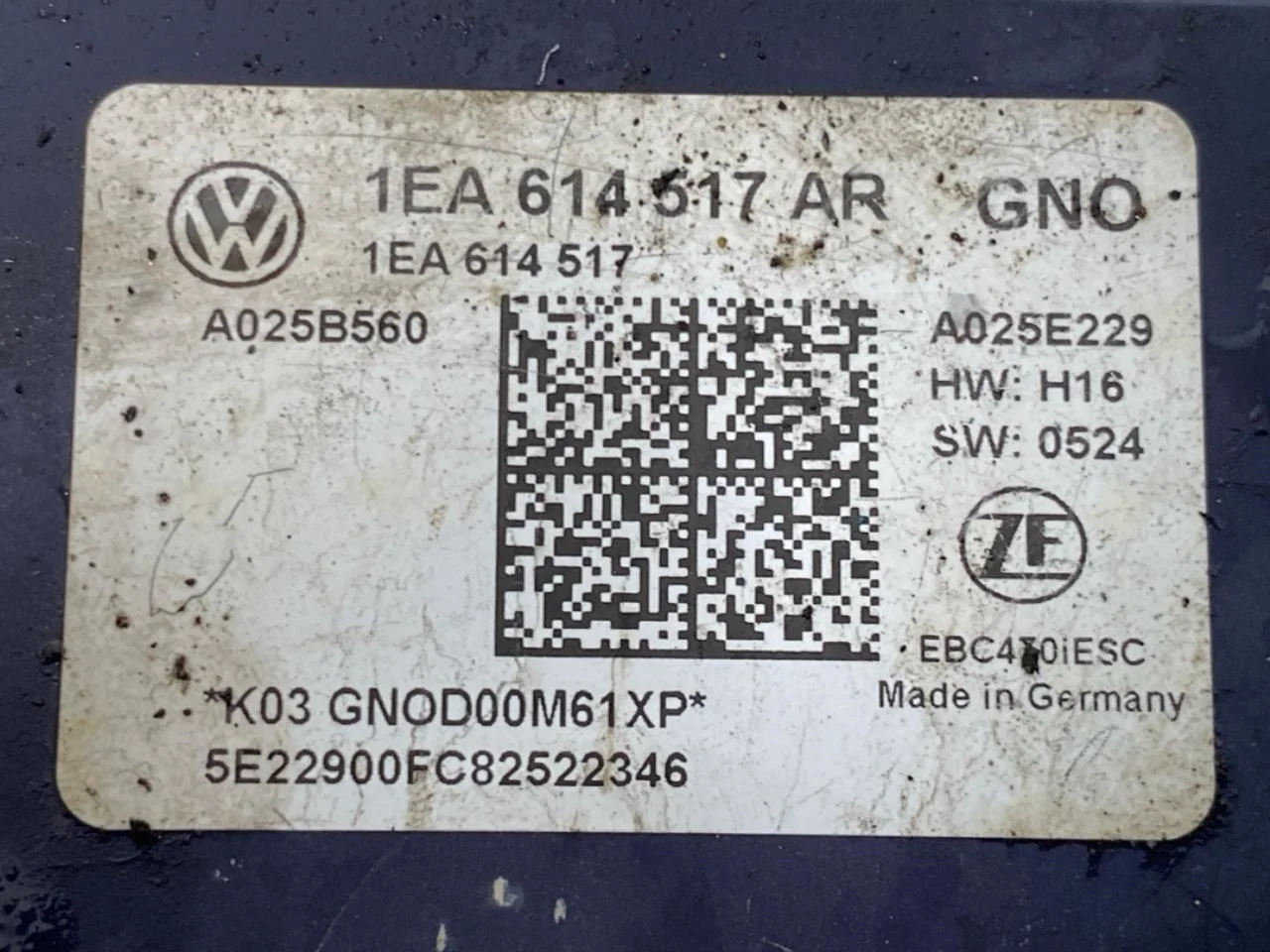 Volkswagen ID BUZZ/CARGO 2022- ABS hydraulic unit view 3