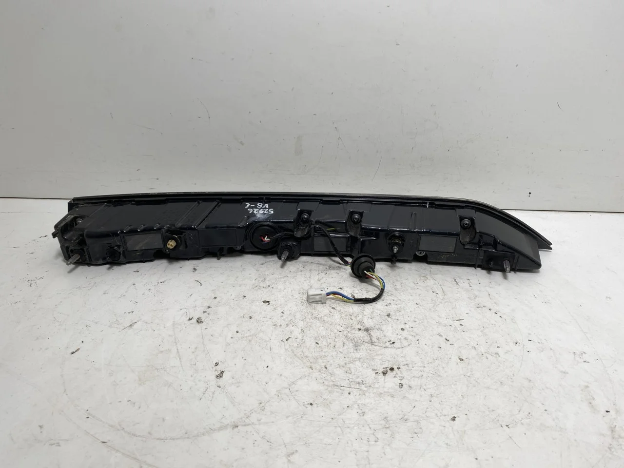 Xpeng G6 2024-> Rear light, left, on tailgate (inner) view 4