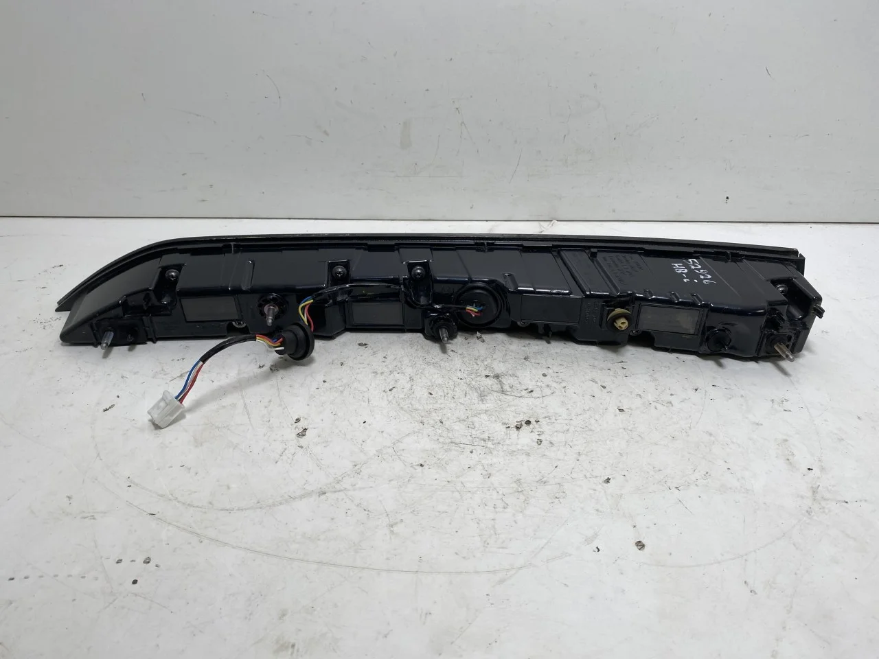 Xpeng G6 2024-> Right tail light on tailgate, inner view 3