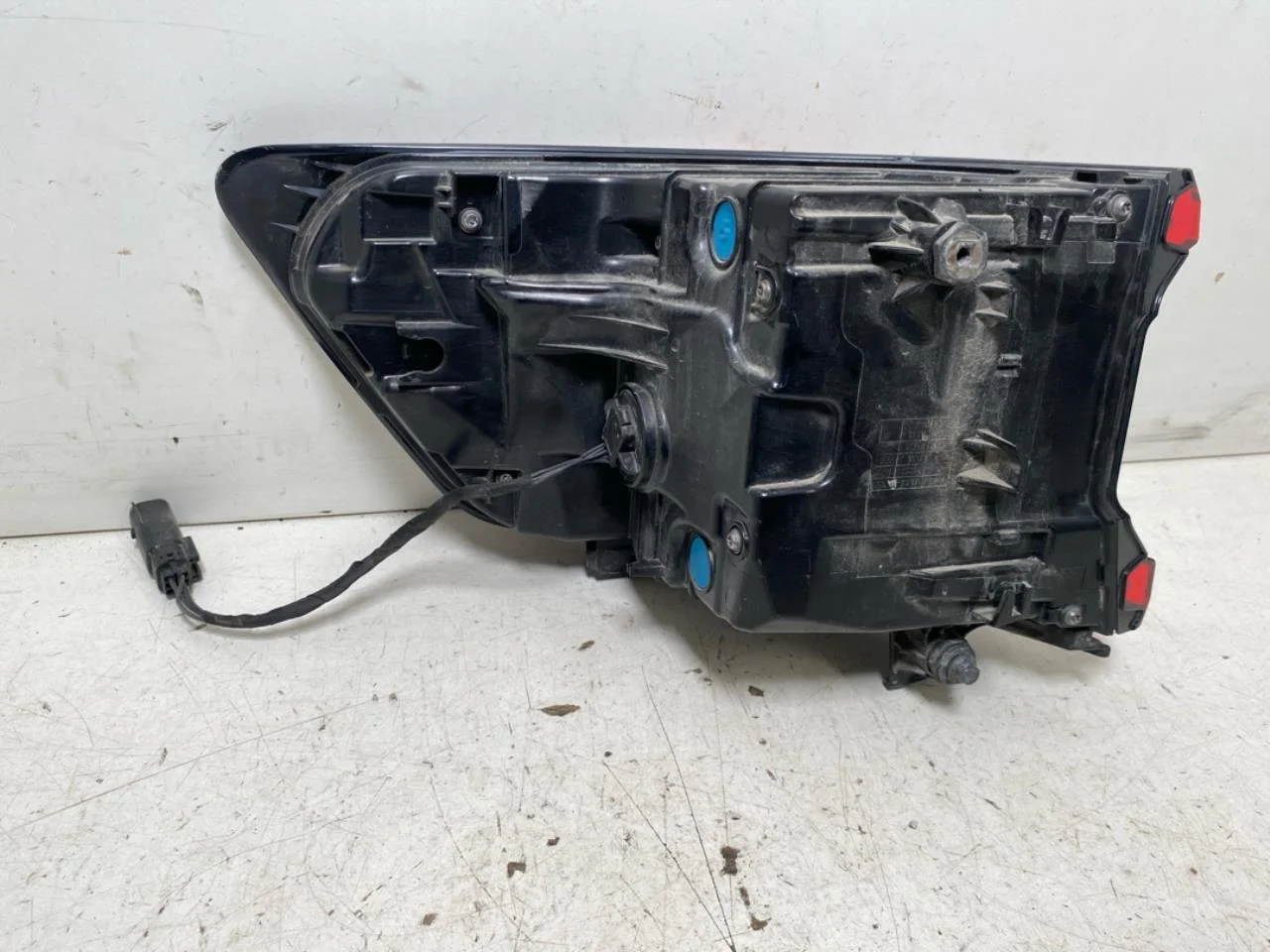 Polestar 2 2020- Right tail light view 2