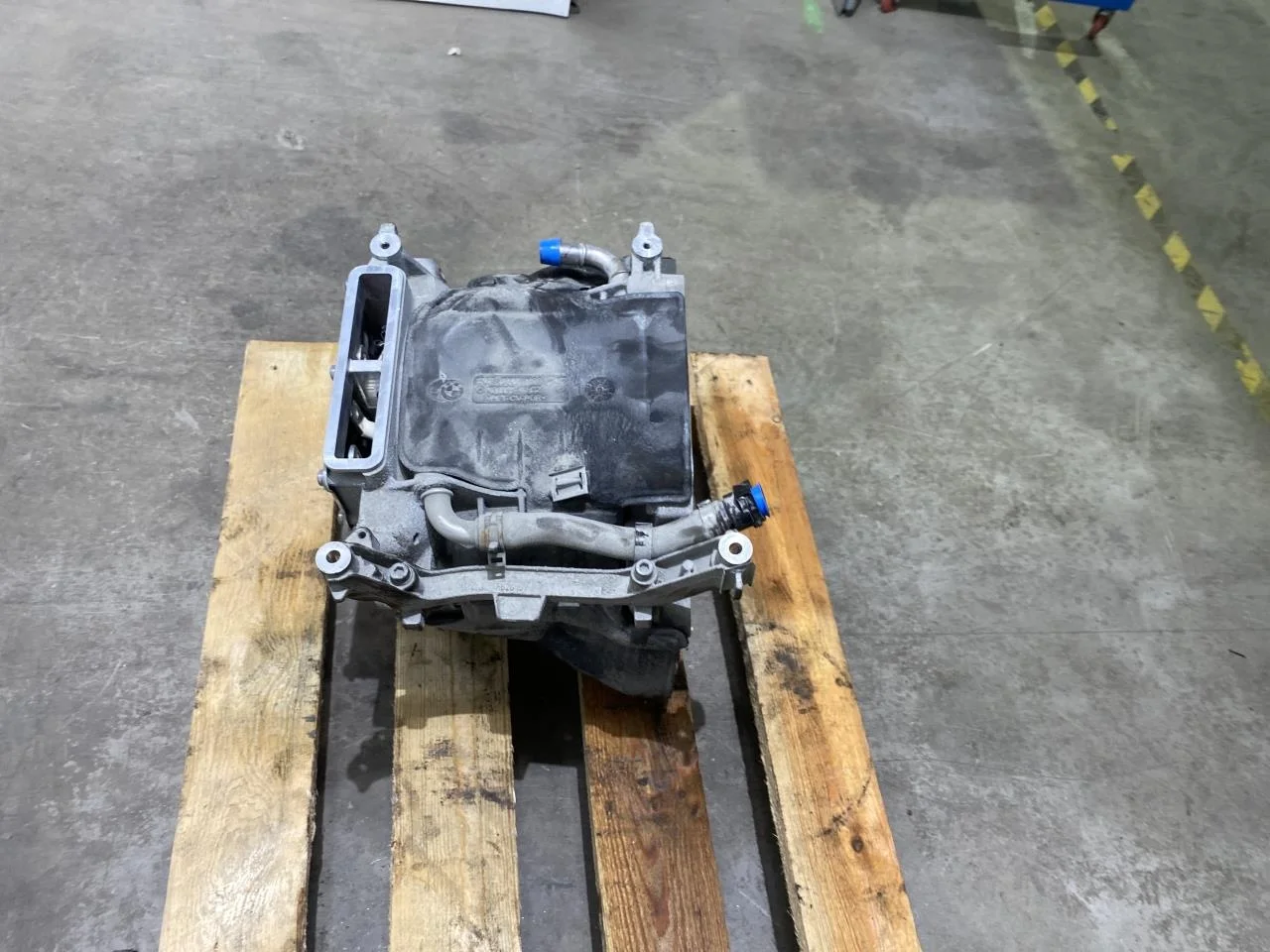 BMW I3 I01 2013-22 Elektromos motor, hátsó nézet 2